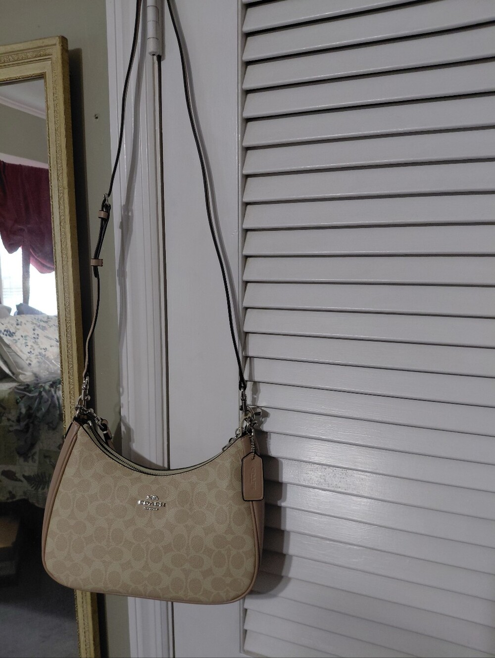 Coach Teri Shoulder Bag Beige Signature Canvas Crossbody with Tan Trim - Picture 2 of 3